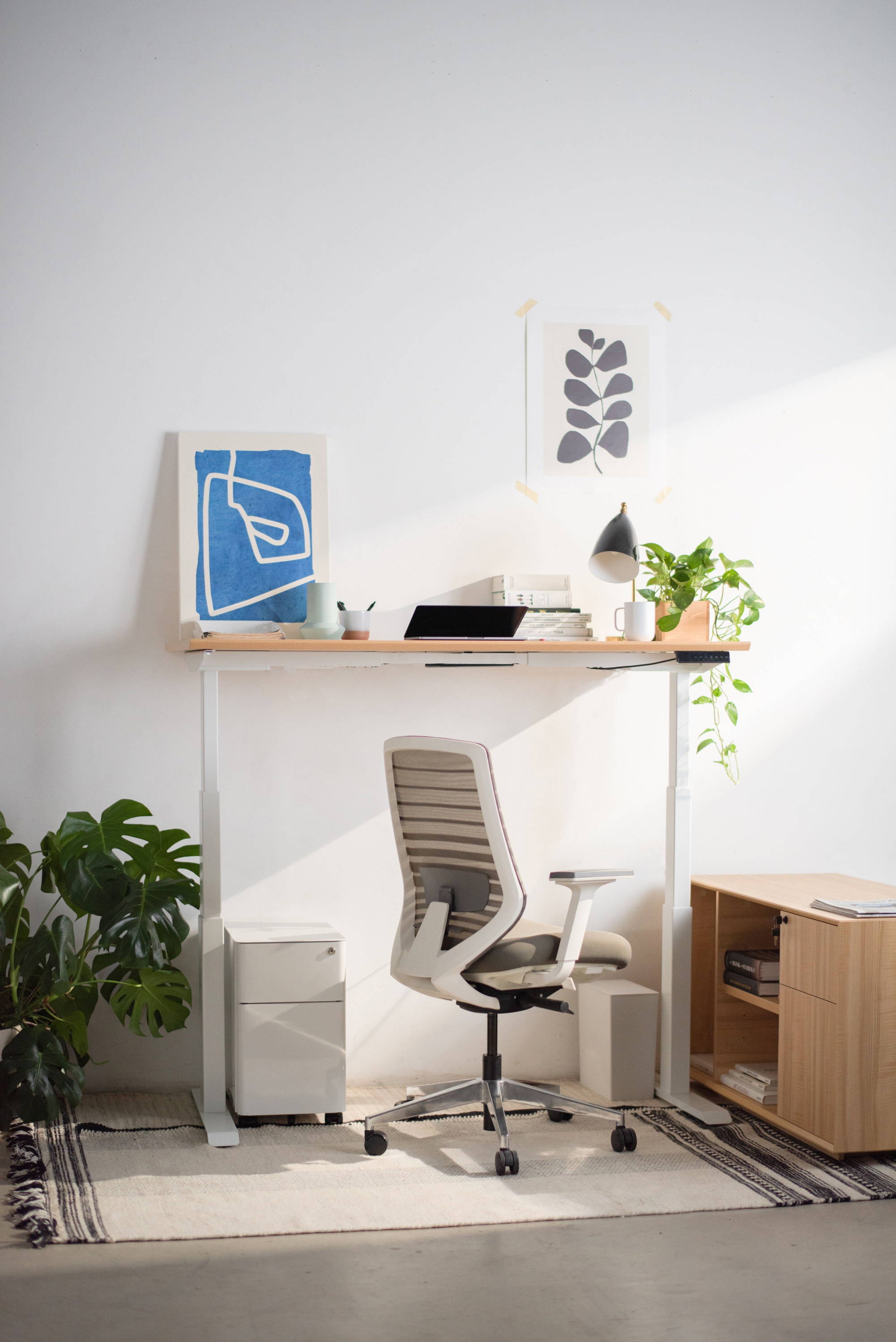 Energy Standing Desk Stool - InMovement