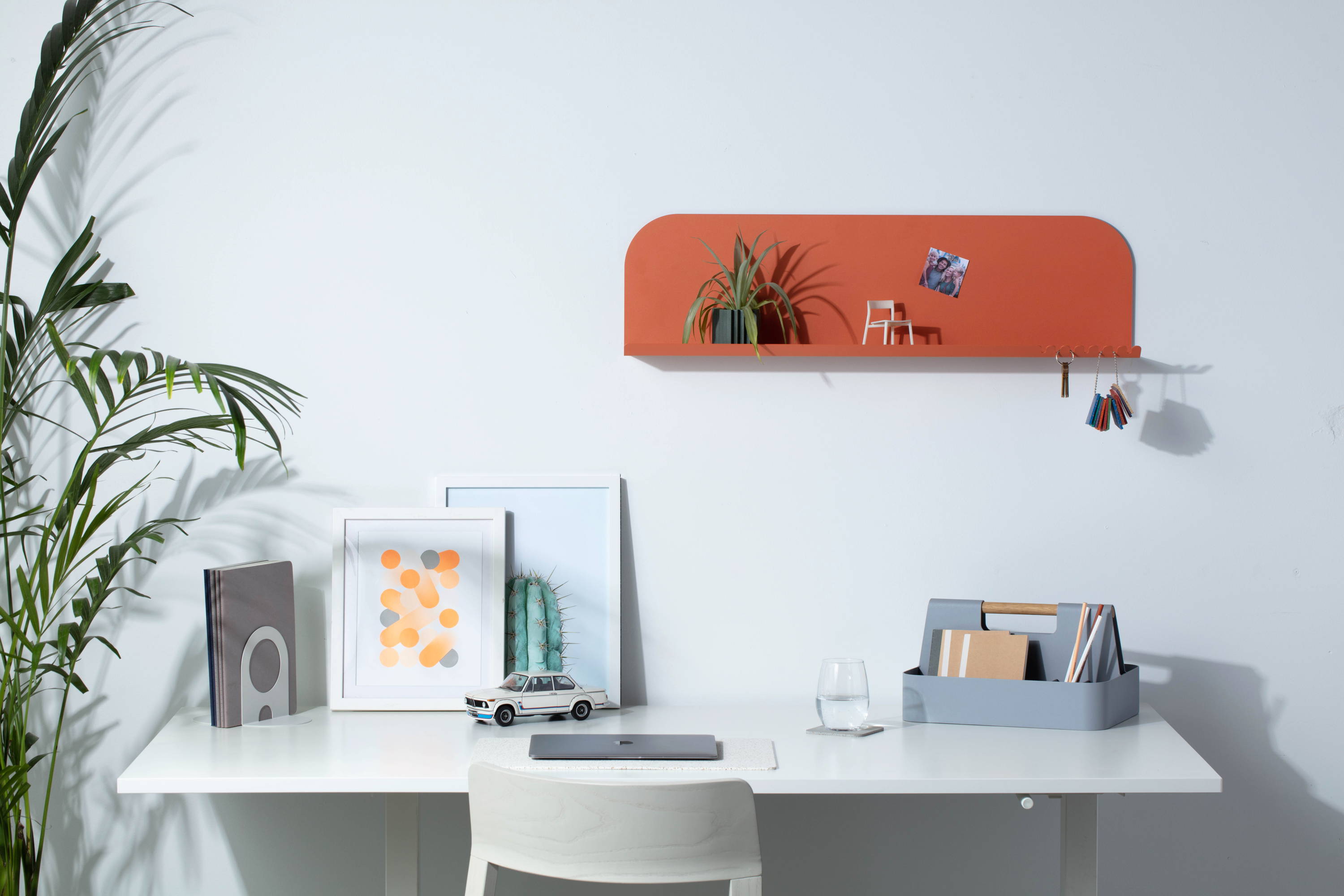 5  Accessories to Spruce Up Your Home Office