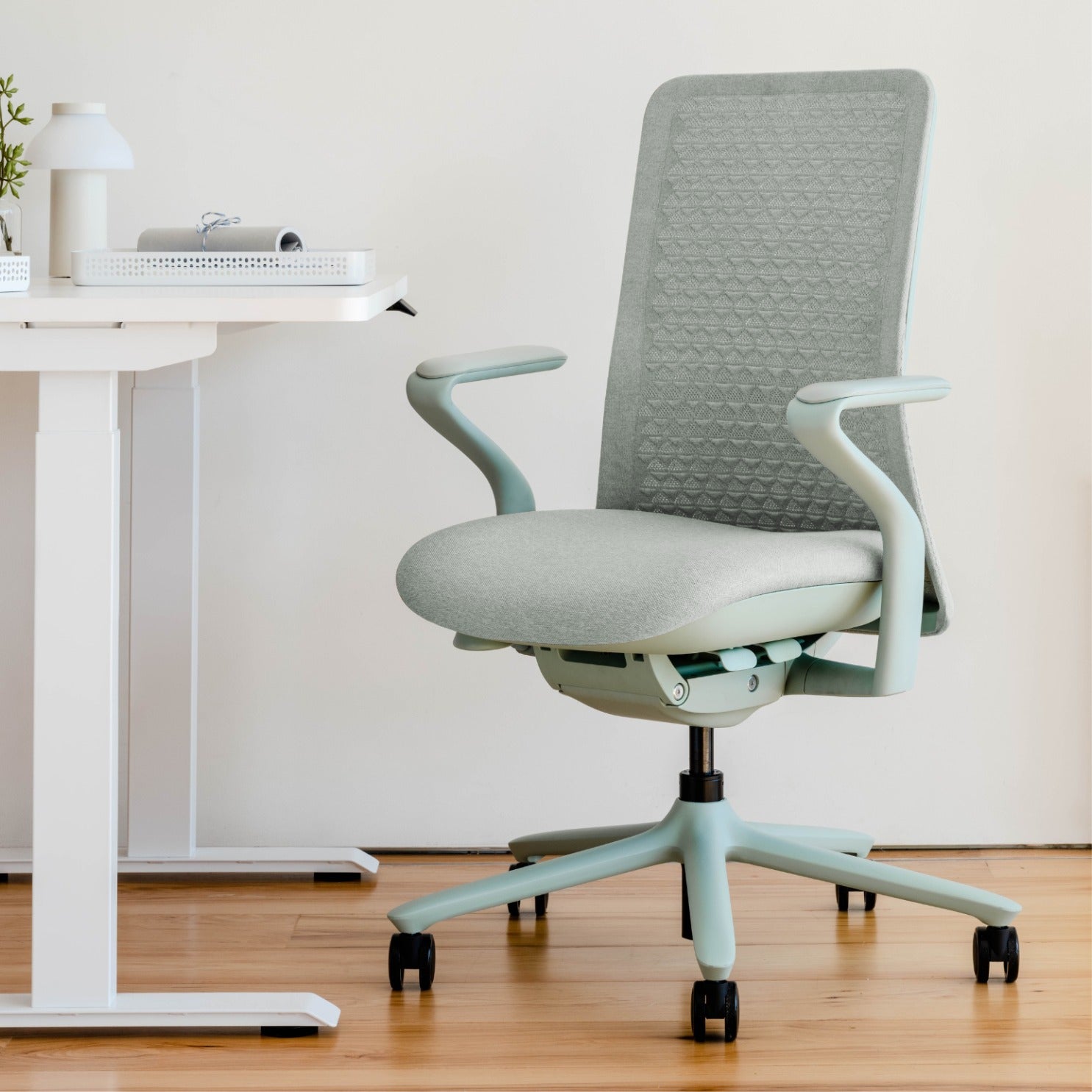 Mint task online chair